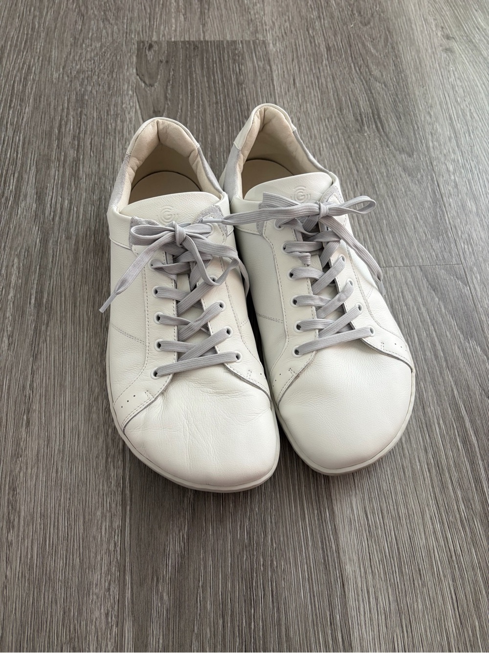 Groundies size 10 US EUR 40 Men's White Leather Sneakers